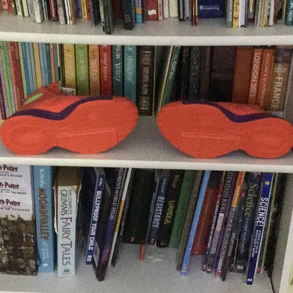 Girls Adidas Pro bounce basketball shoes - Picture 3 of 3